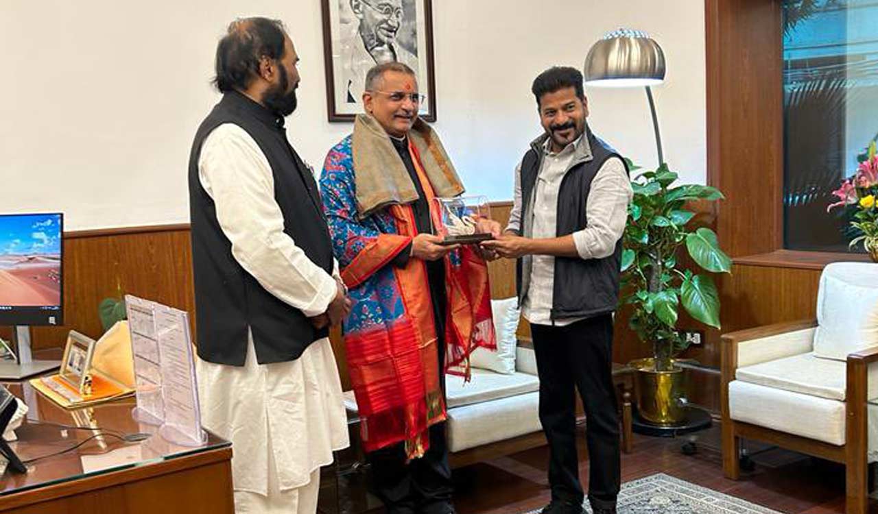 Telangana CM Revanth Reddy meets UPSC chairperson, discusses strengthening of TSPSC