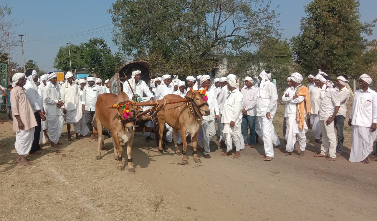 Mesrams leave for Hasthanamadugu to fetch holy water for Nagoba Jatara