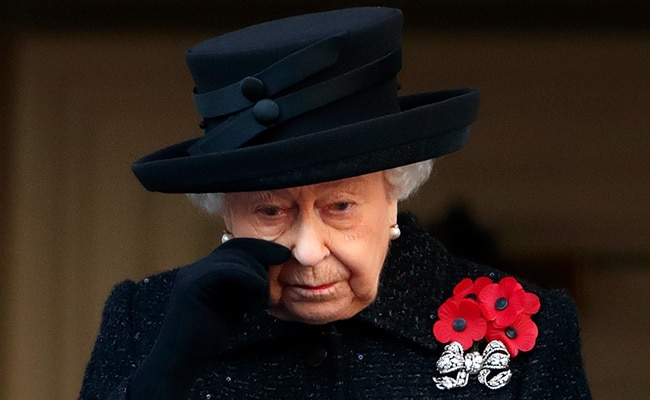 Queen Elizabeth "Died Peacefully In Her Sleep", Reveals Book