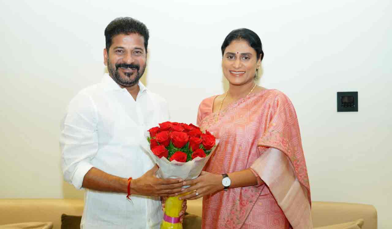 YS Sharmila invites Chandrababu Naidu for son’s wedding