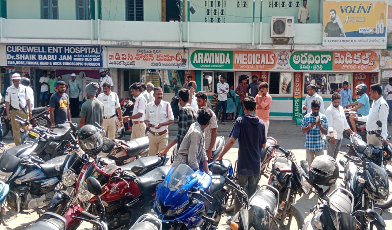 44 vehicles without number plates seized in Khammam: Traffic ACP