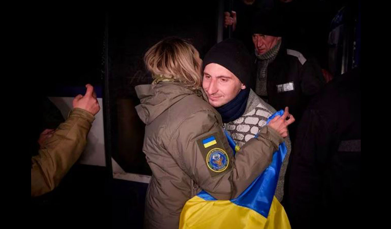 100 Ukrainians Return home in Russia prisoner swap