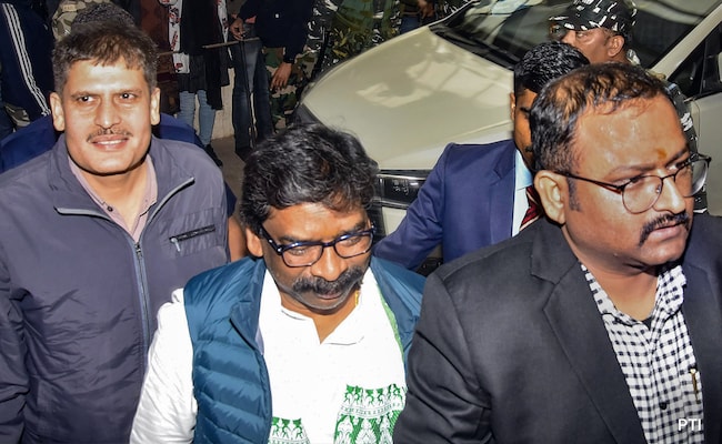 Supreme Court Dismisses Hemant Soren's Petition Challenging His Arrest