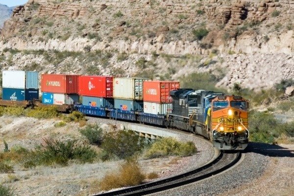 Transit between Iran, Azerbaijan via rail up 28% in 11 months