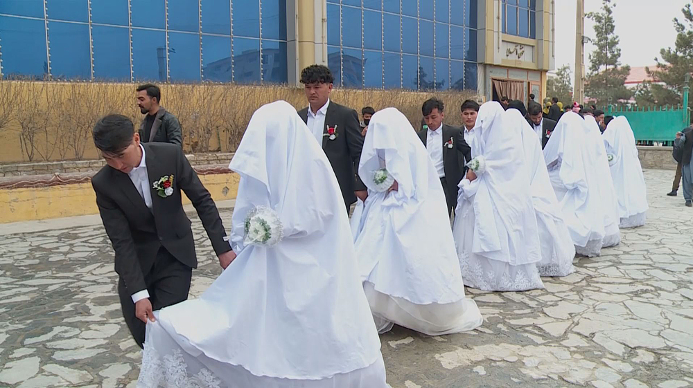 Afghans celebrate birthday anniv. of Imam Al-Mahdi through joyful traditions