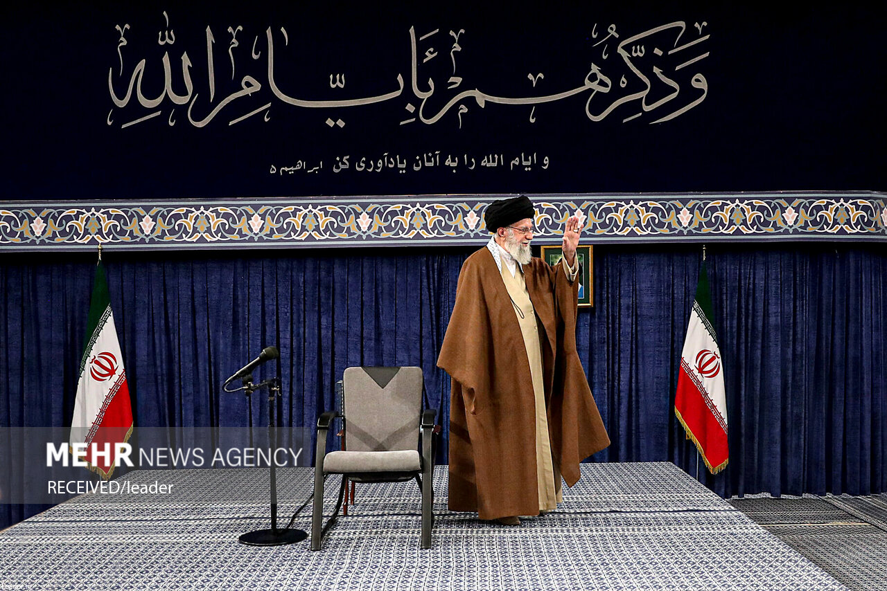 Leader receives people of East Azarbaijan province