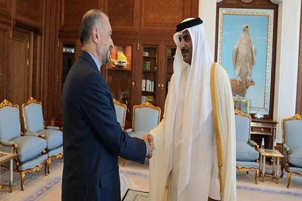 Iran's foreign minister meets Qatari emir in Doha