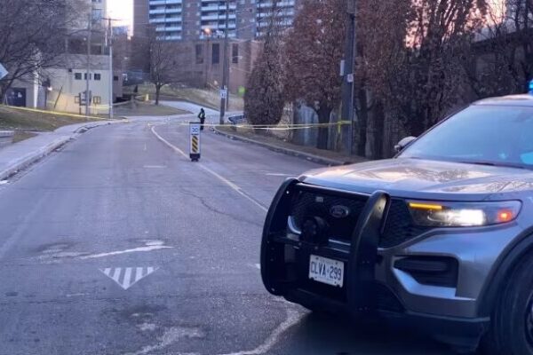 2 men dead, 3 hospitalized after 2 Toronto shootings