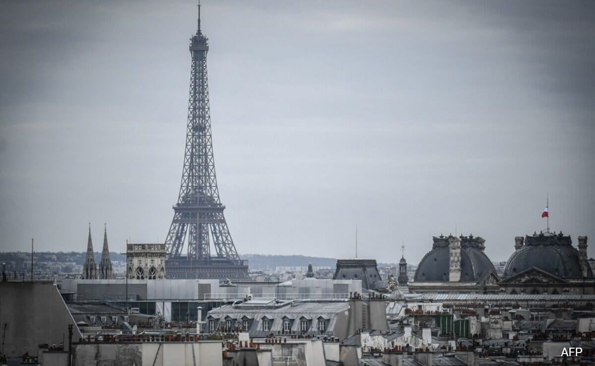 Eiffel Tower Closed For 5th Day As Strike Over Maintenance Extended