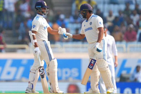 4th Test: India 118/3 at lunch, 74 runs away from victory against England