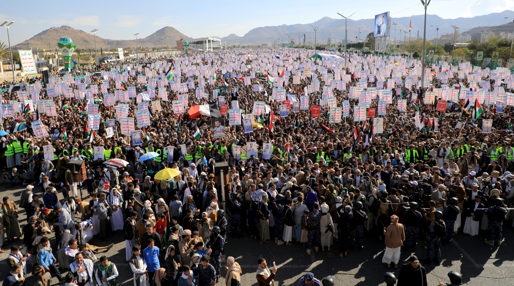 Yemenis urge their army to ramp up naval attacks