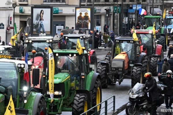 Tractors Roll Into Paris As French Farmers Raise Pressure On Macron