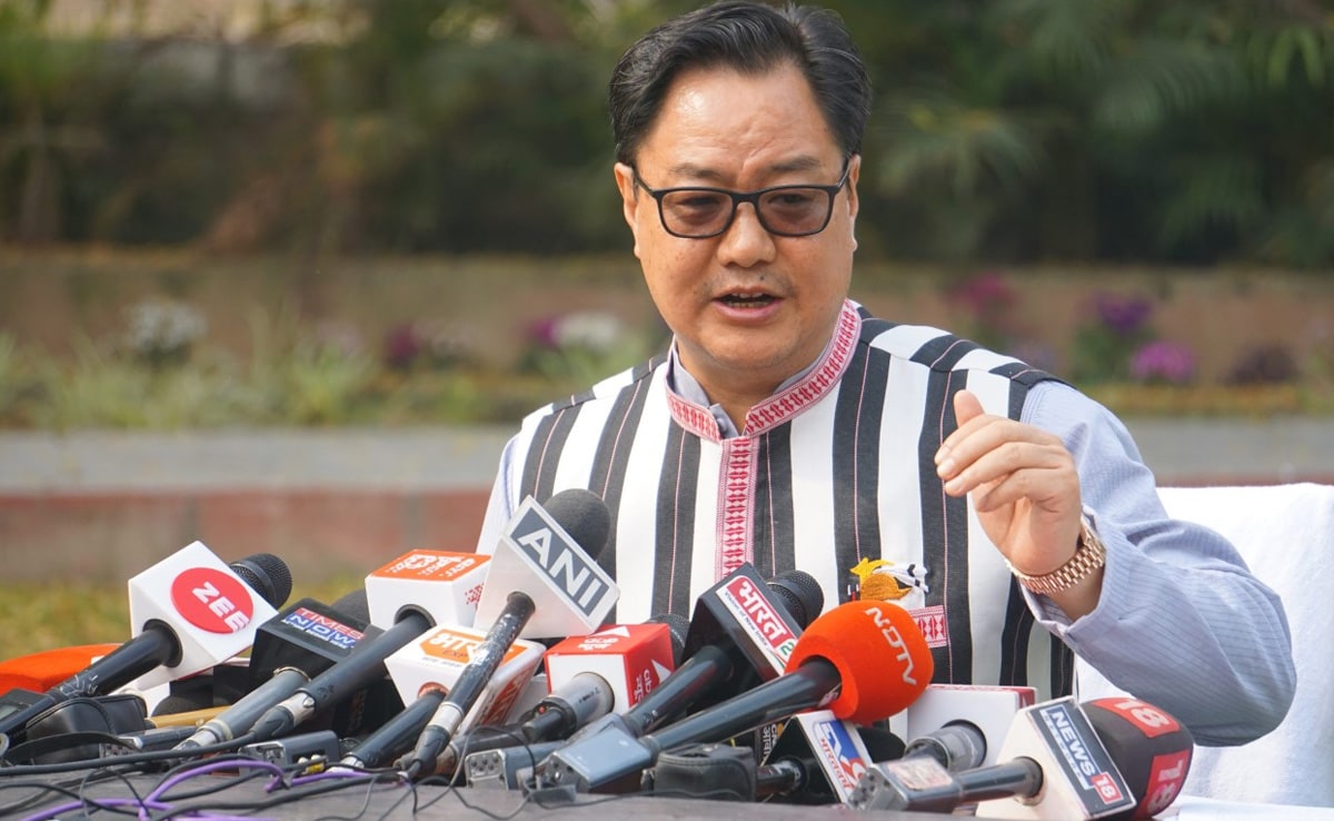 "Spoiled Son": Kiren Rijiju Attacks Hemant Soren For 'Looting Money'