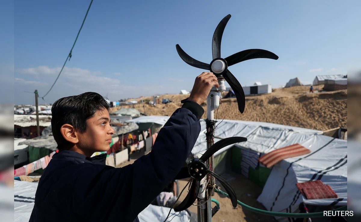 Teen "Newton Of Gaza" Creates System To Light Up Family Tent