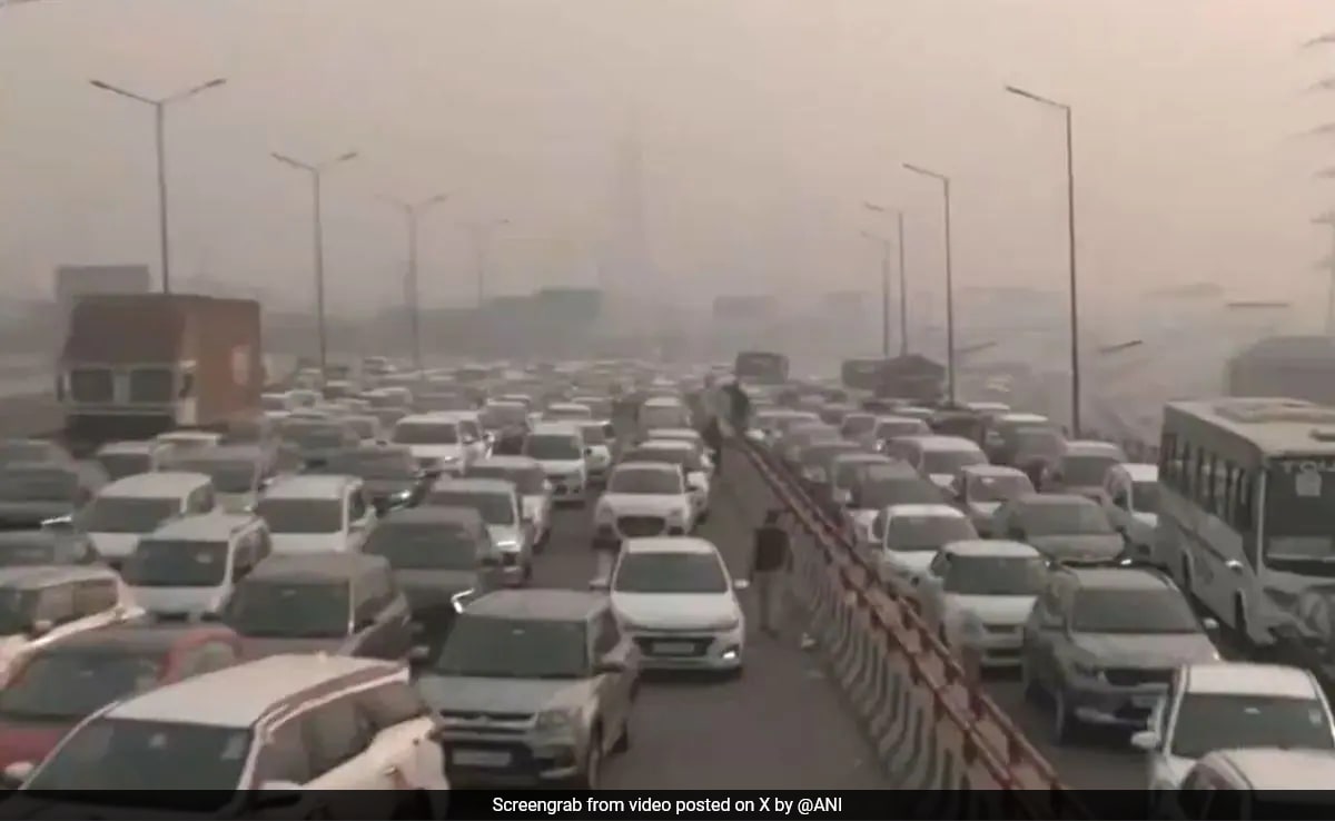 "1 Km In 1 Hour": Massive Jams Ahead Of Farmers' March To Delhi