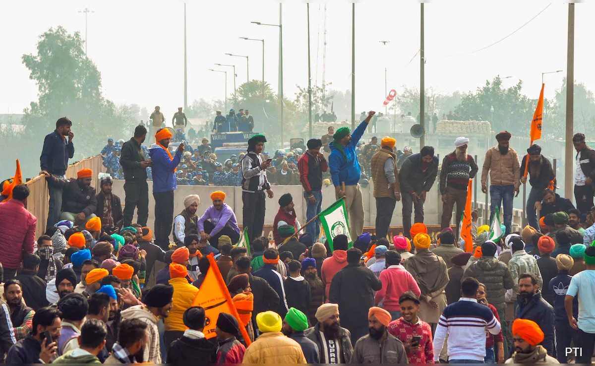 Farmers Protest Live Updates: Farmers To Resume March After Night Halt, Prohibitory Orders In Delhi