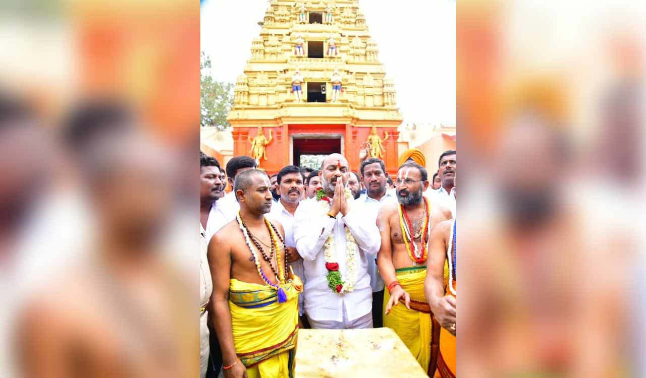 Telangana: BJP MP Bandi Sanjay begins ‘Prajahita Yatra’ in Medipalli