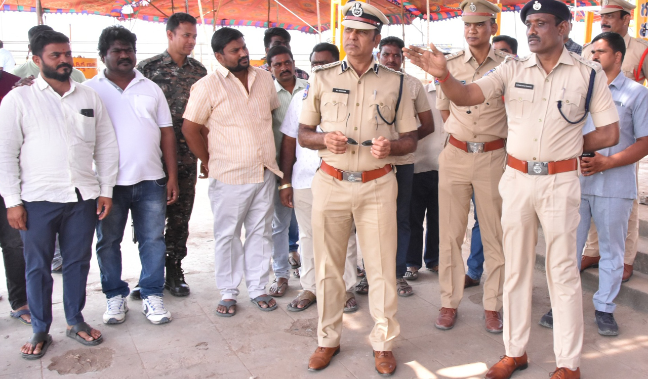 People should wear helmet with responsibility: Ramagundam CP