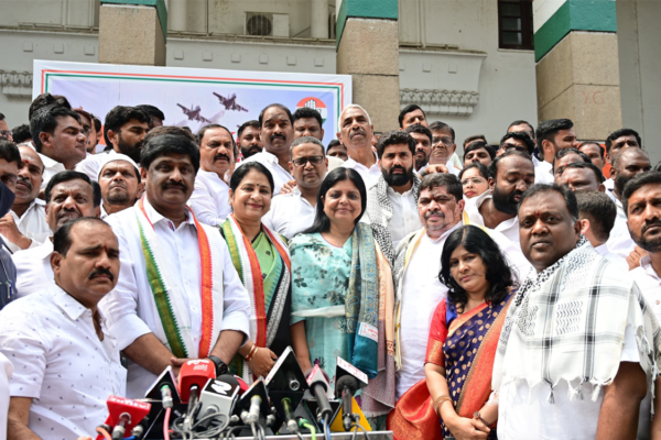 GHMC Deputy Mayor Srilatha Shoban Reddy joins Congress