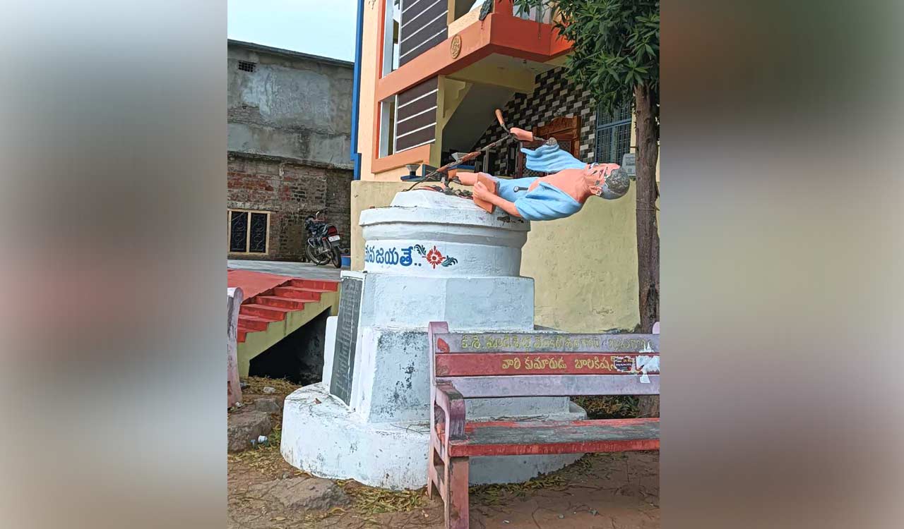 Gandhi statue vandalised in Siddipet