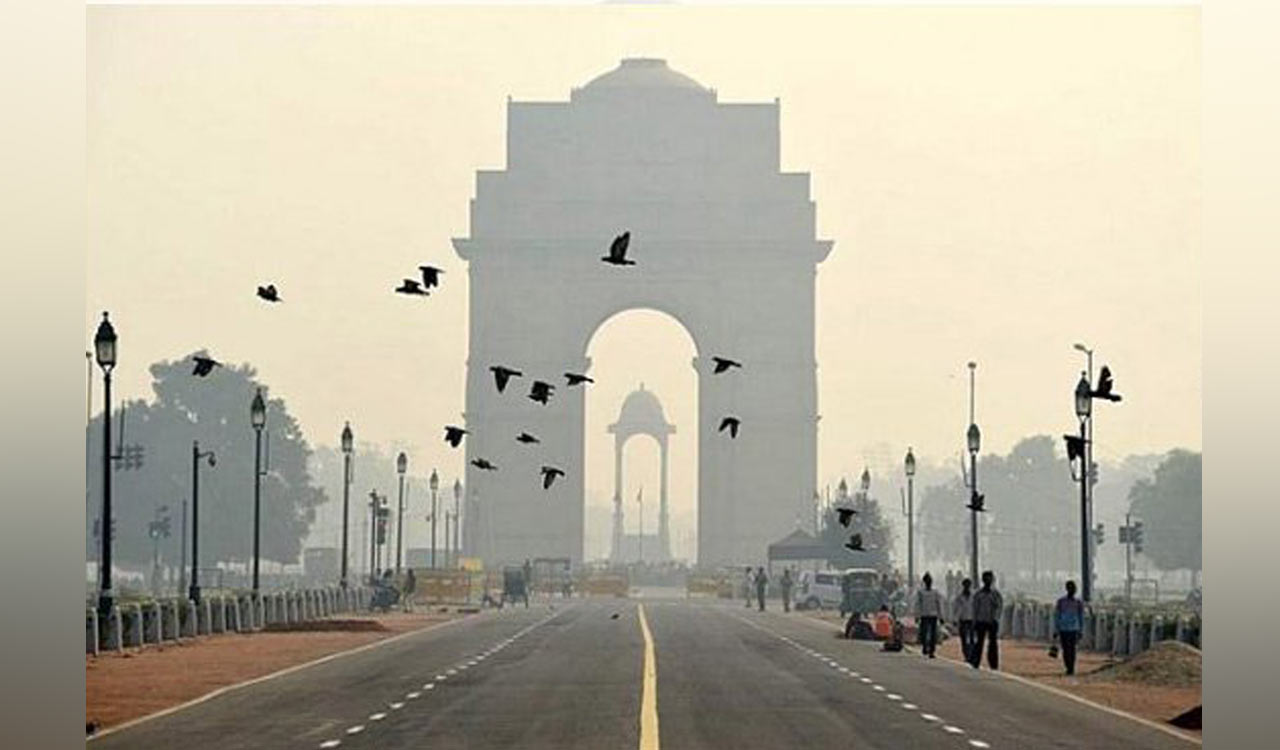 Delhi records 10.8 degrees as minimum temp, AQI in ‘poor’ category