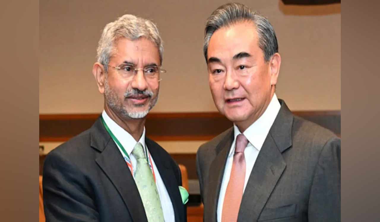 Jaishankar engages in brief interaction with his Chinese counterpart at Munich