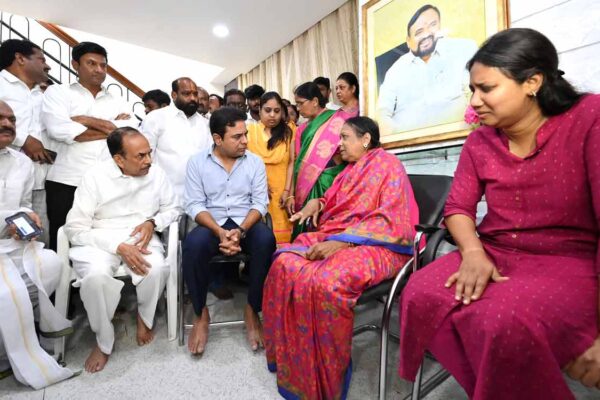 KT Rama Rao visits MLA Lasya Nanditha’s family