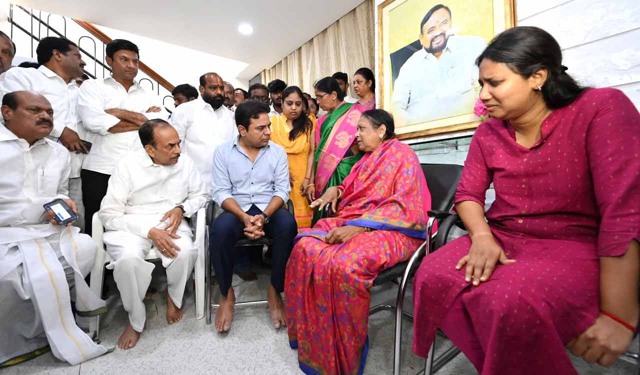 KT Rama Rao visits MLA Lasya Nanditha’s family