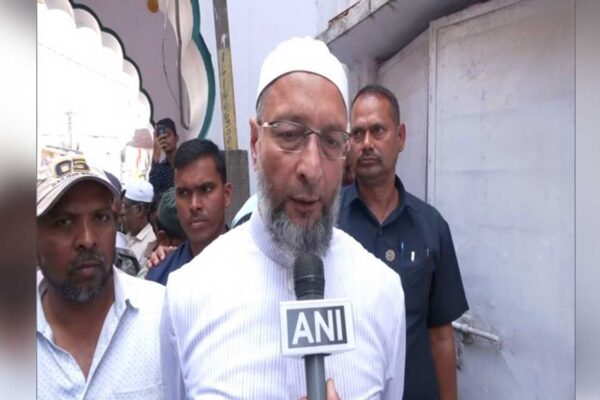 Owaisi applauds SC verdict on Electoral Bonds, criticizes corporate influence