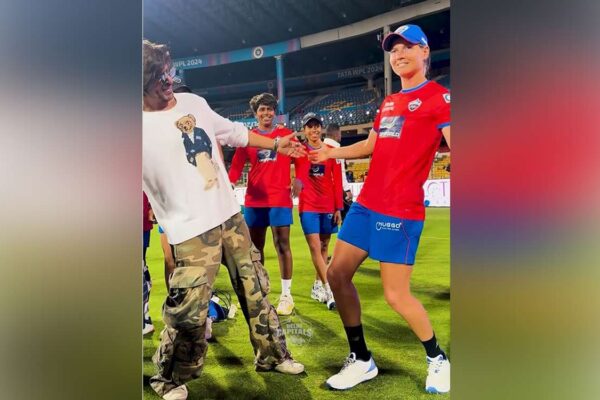 SRK strikes iconic pose with Aussie Cricketer Meg Lanning at WPL opener