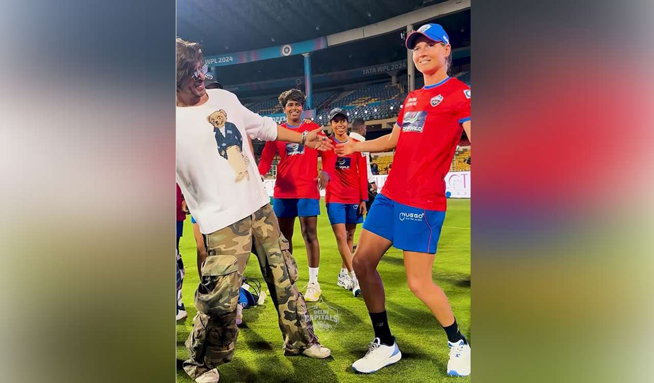 SRK strikes iconic pose with Aussie Cricketer Meg Lanning at WPL opener