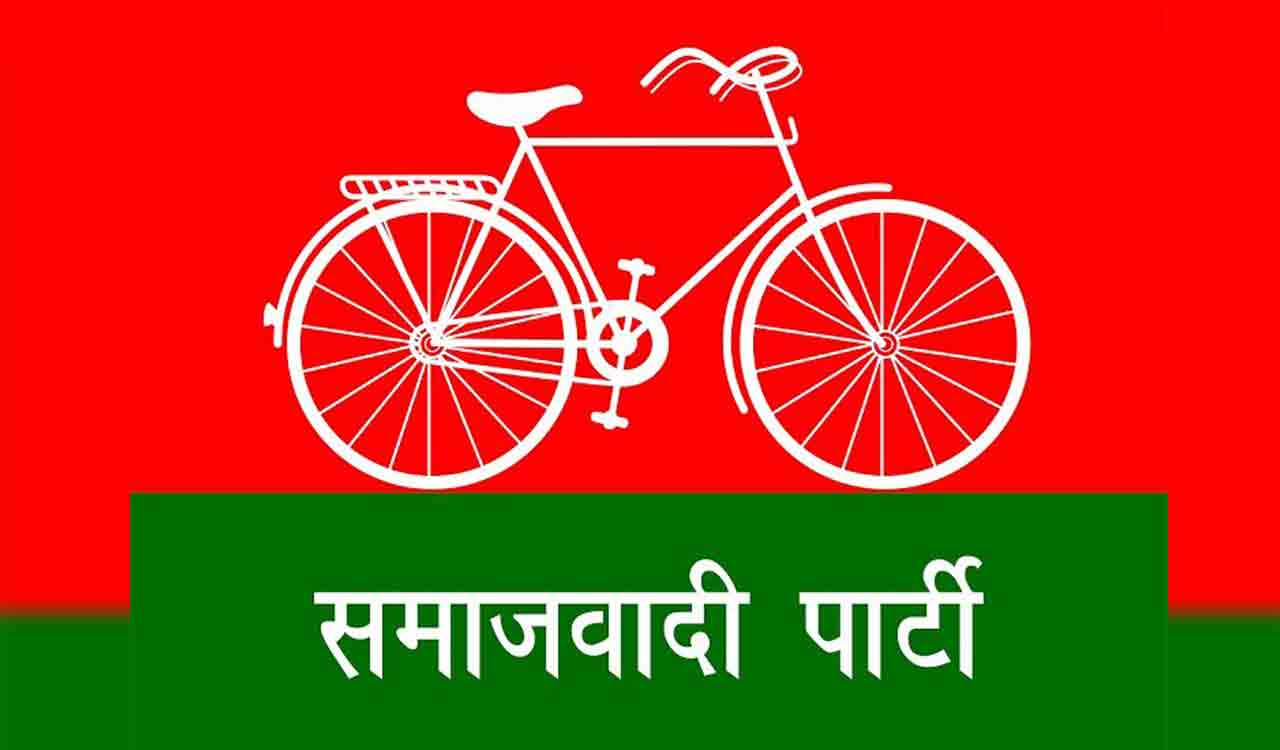 Samajwadi Party chief whip in UP quits party post, slated to join rebels