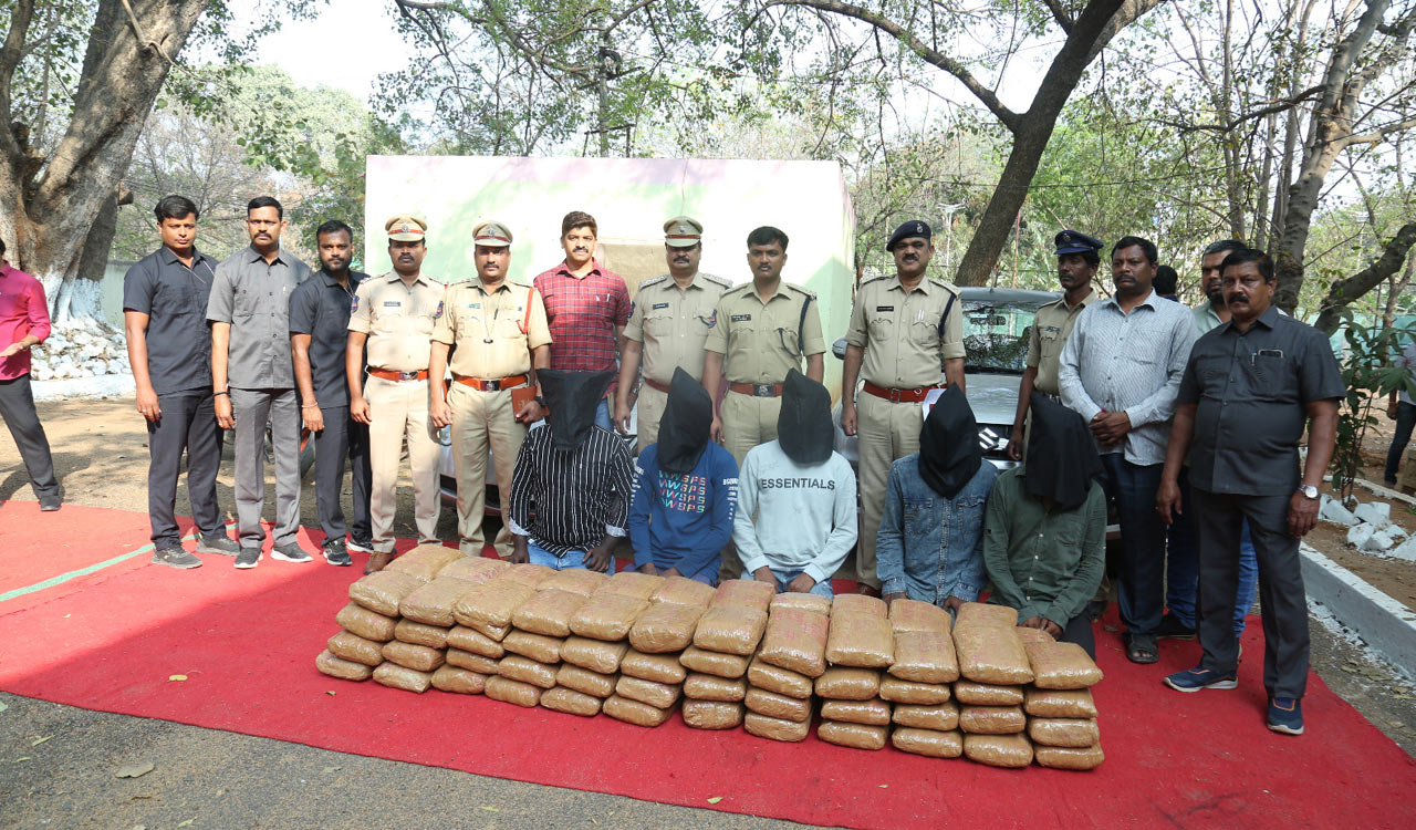 Cops nab five with 190 kg of ganja in Sangareddy