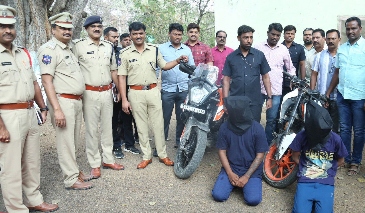 Telangana: Task Force police nab two chain snatchers in Sangareddy