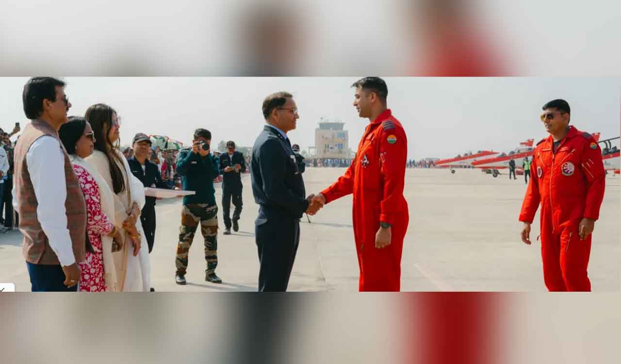 Surya Kiran Aerobatic Team wows 20,000 at Bikaner Air Show