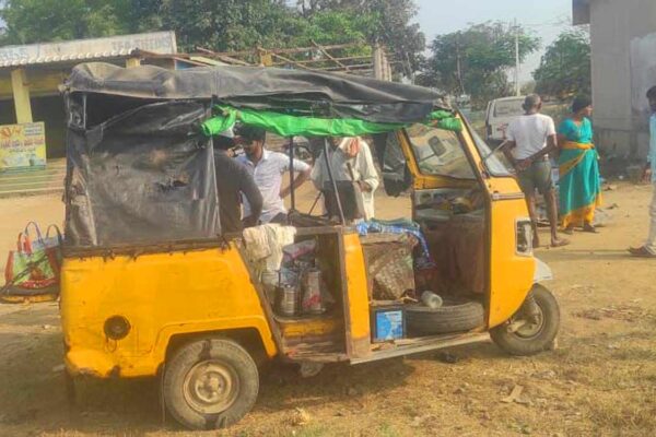 Three agricultural laborers die in road accident in Suryapet