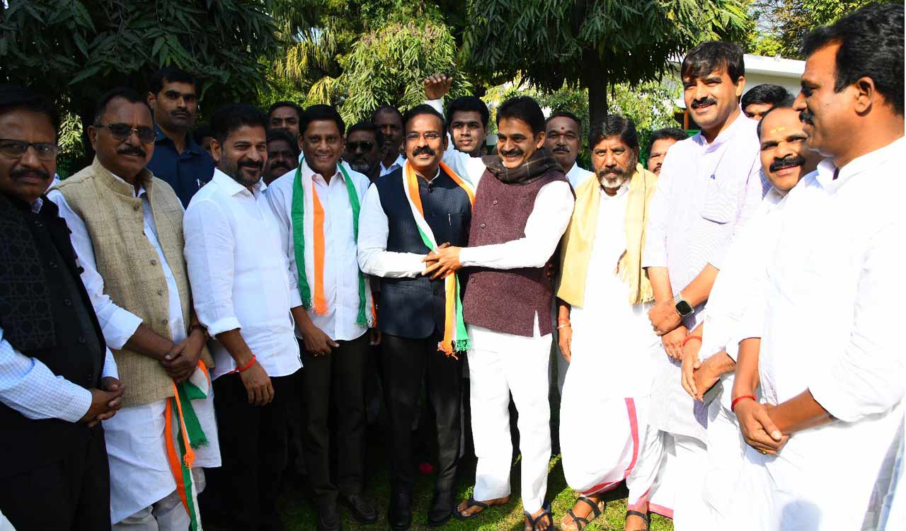 Peddapalli MP Venkatesh Netha, Manne Jeevan join Congress