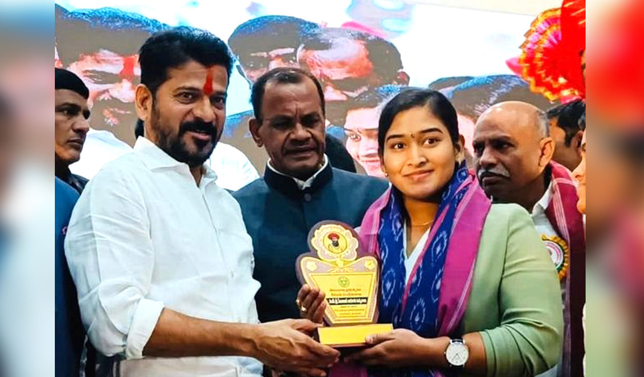 State lifter Sukanya honoured by Chief Minister A Revanth Reddy