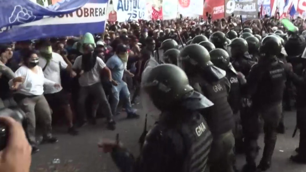 Argentine police battle protesters opposed to sweeping reform bill