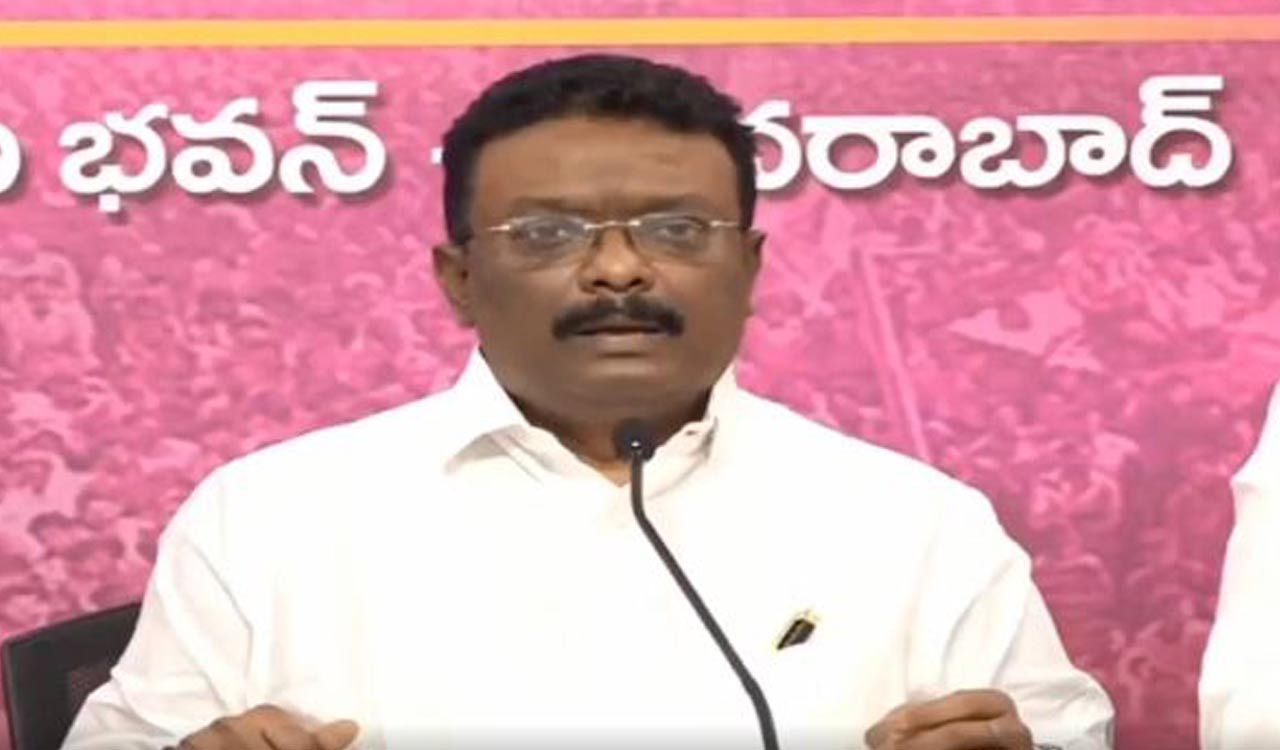 Dasoju slams Congress on Maha lakshmi LPG and Gruha Jyothi