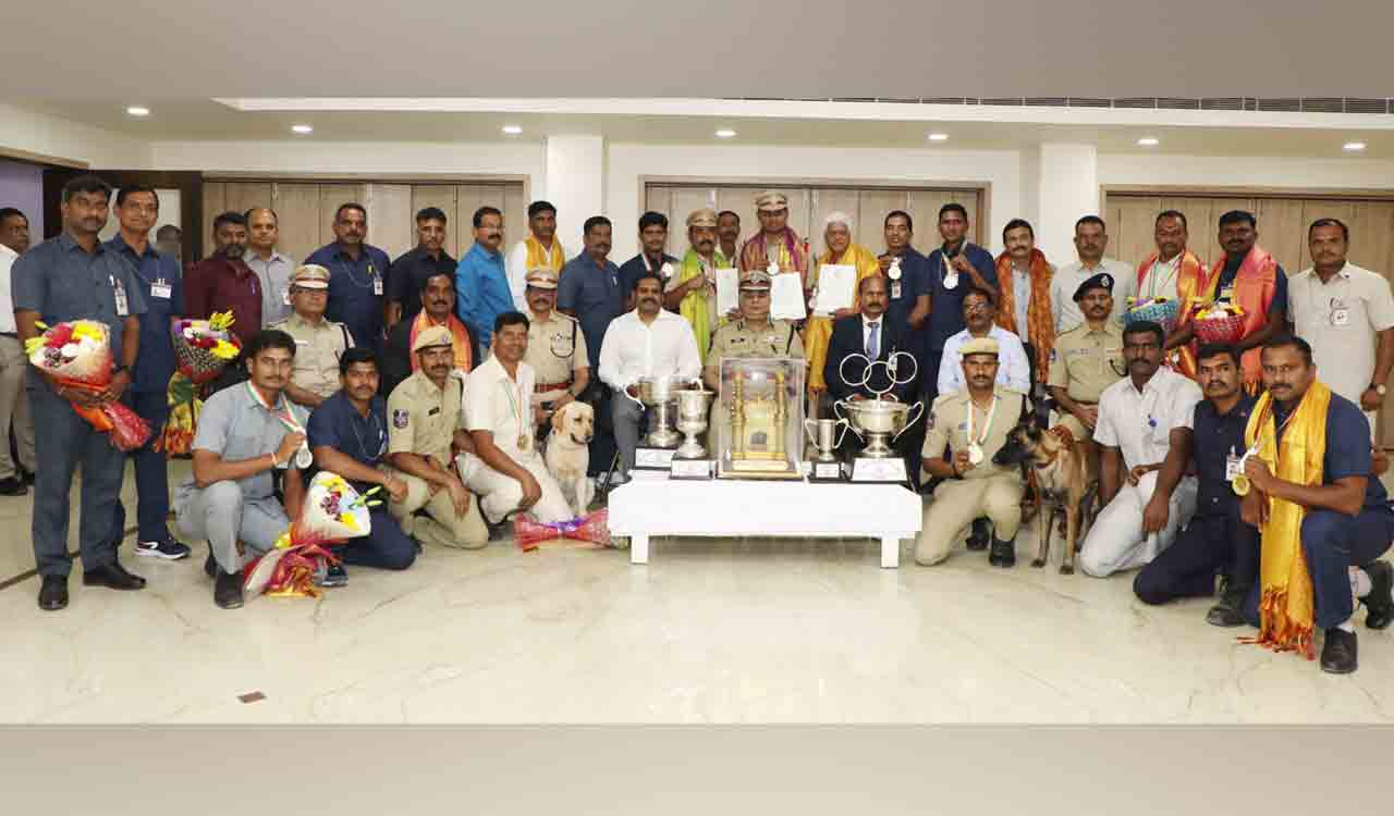 DGP Ravi Gupta felicitates winners of All India Police Duty Meet