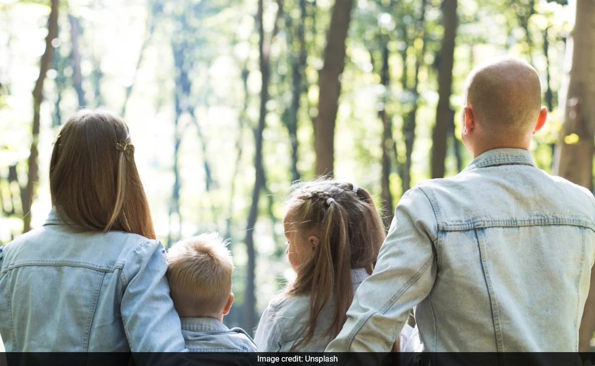 Children Of Attractive Parents Earn More Than Those From Average-Looking Families: Study