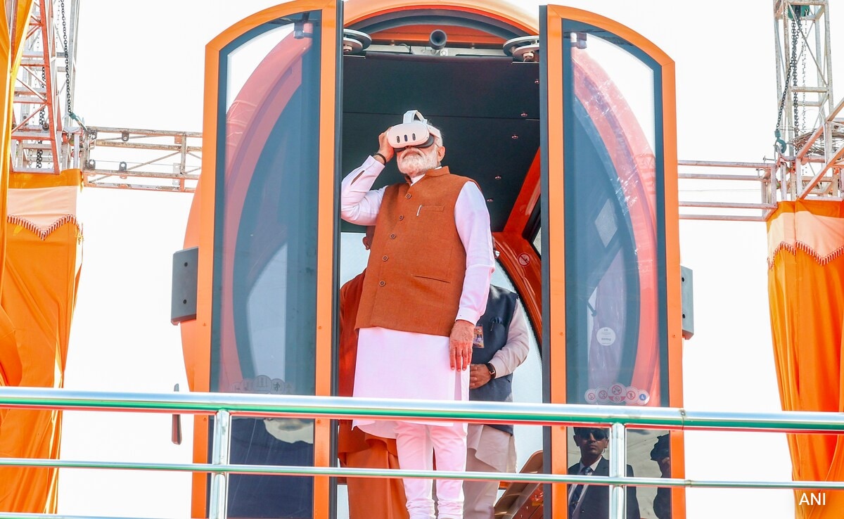 Watch: PM Uses Virtual Reality Headset To Inspect Kashi Ropeway Project