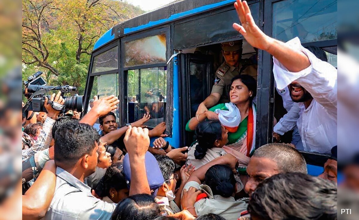 "Why Do You Fear Protest": YS Sharmila Detained On Her Way To Secretariat