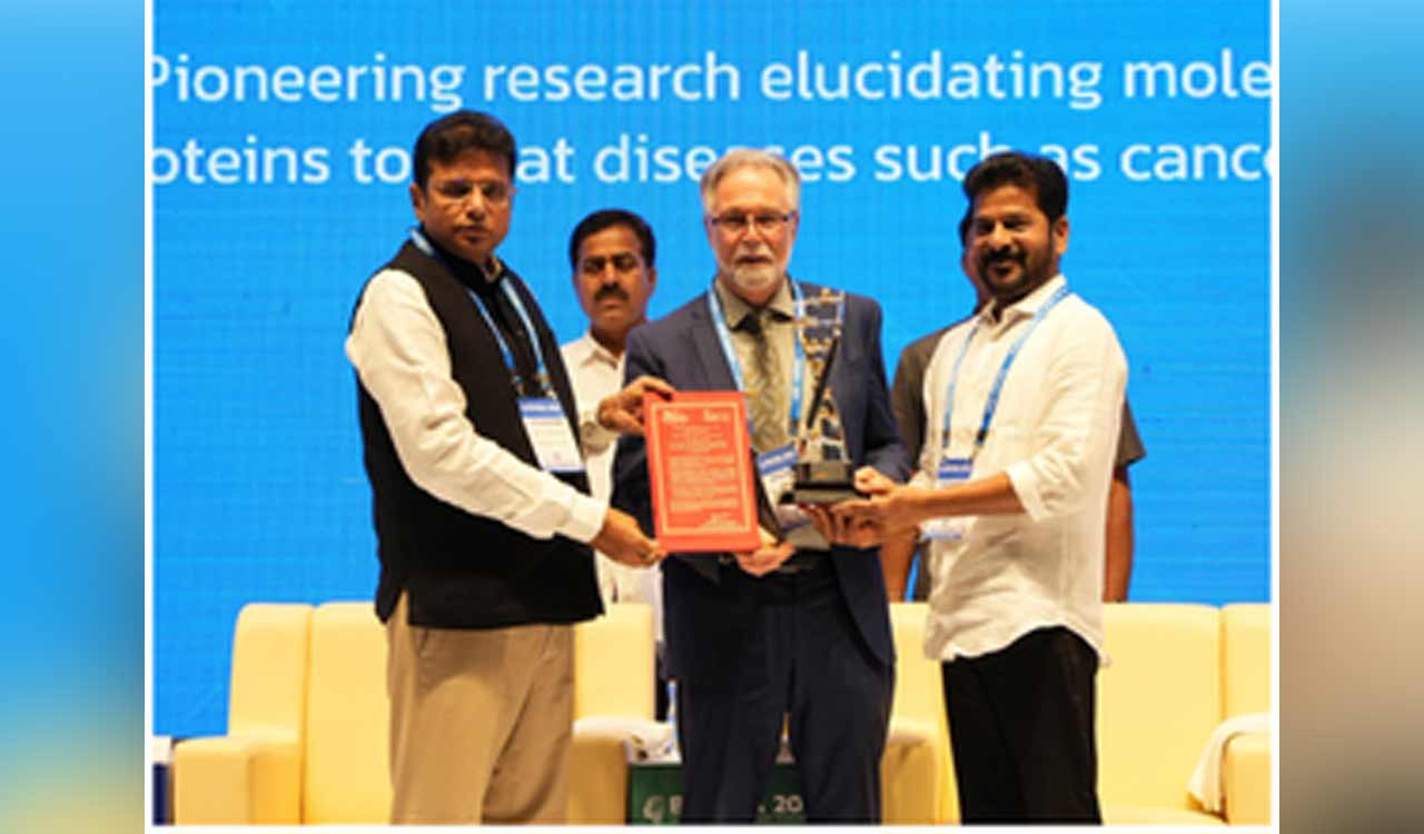 Hyderabad: Nobel laureate Prof Semenza receives Genome Valley Excellence Award