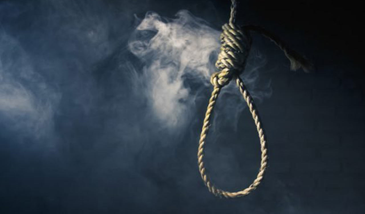 Farmer hangs himself following harassment by revenue officials in Jangaon