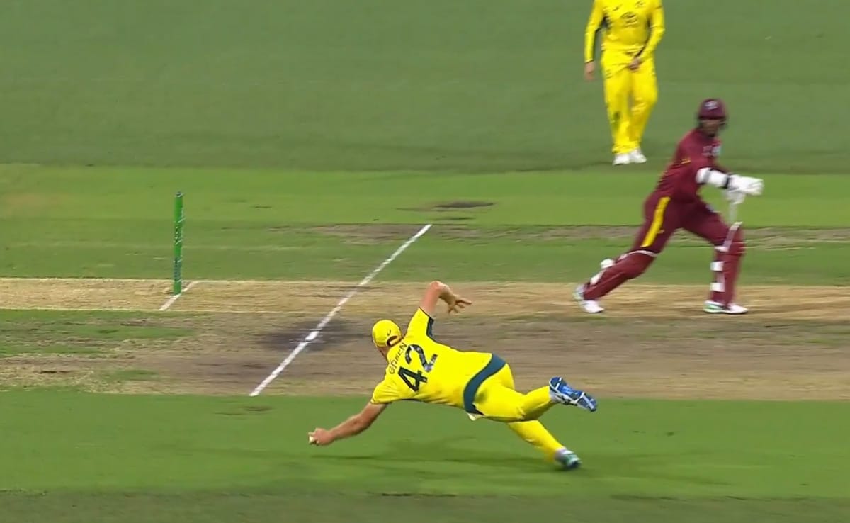 Watch: Cameron Green's One-Handed Screamer Against WI Stuns Everyone