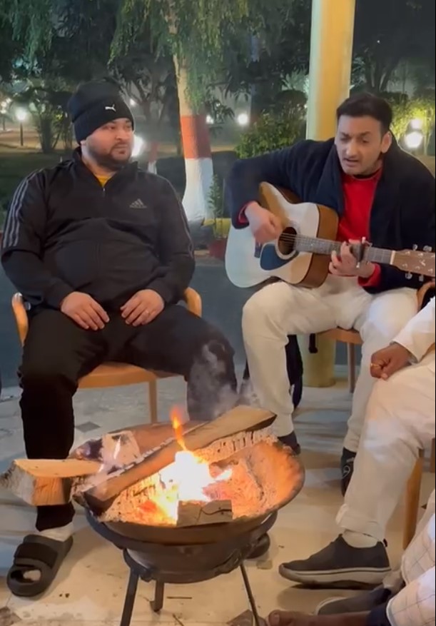 Guitar, Singing, Bonfire At Tejashwi Yadav's Residence Before Trust Vote