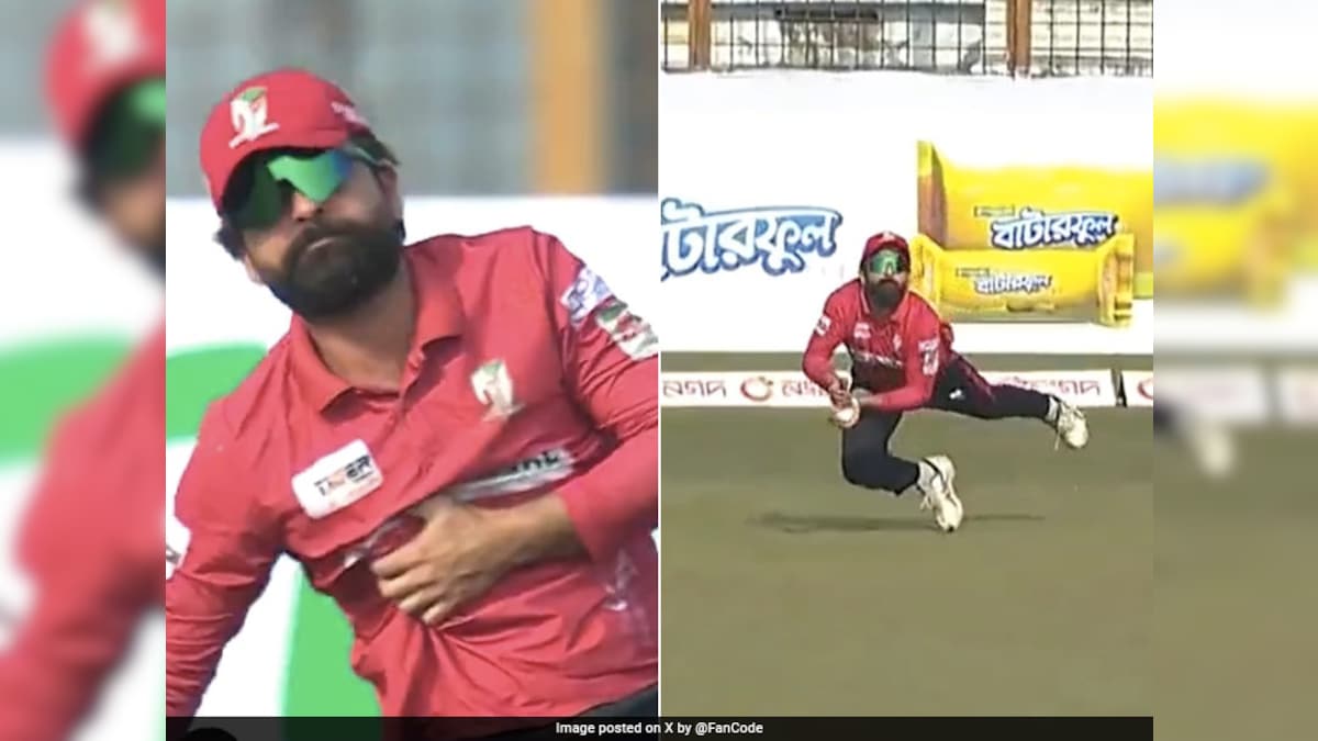 Watch: Pak Star Risks Injury For Catch, Clutches Chest In Pain. Then…