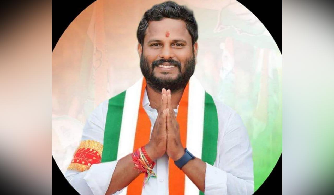 Congress Medak candidate Neelam Madhu faces embarrassing moment